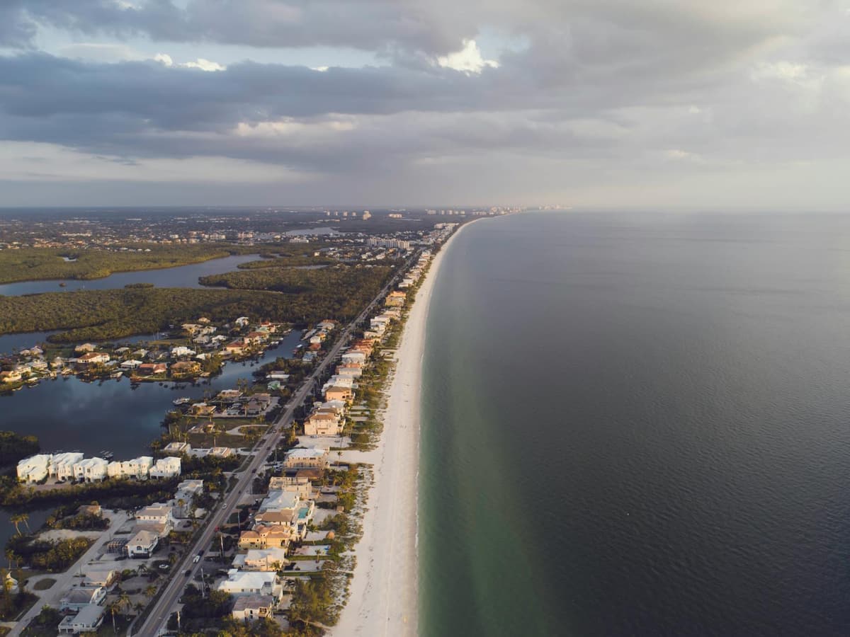 Understanding Naples' Real Estate Market: Insights for 2024 Buyers